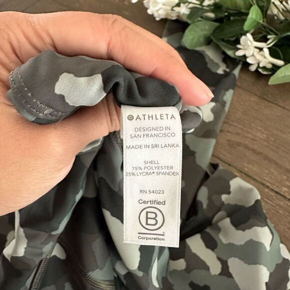 Athleta Lightning Camo 7/8 Tight Green Gray High Rise  w/ Pockets Size small - Picture 8 of 10